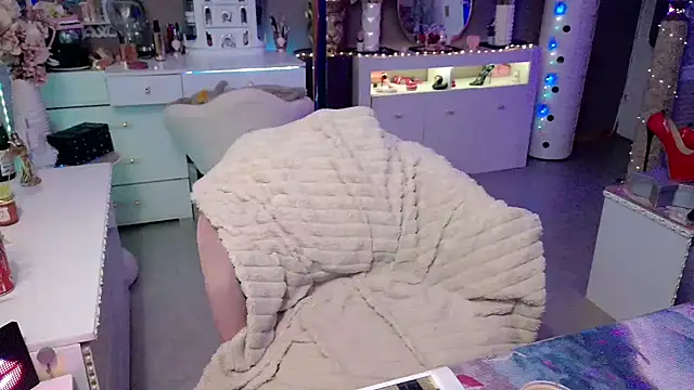 misscectito13's Live Chat Room