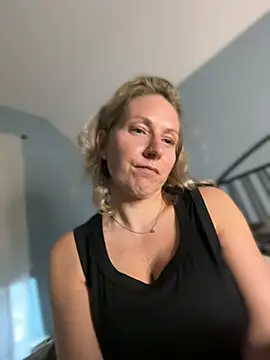 sophiasloane Adlı Modelin Canlı Sohbet Odası