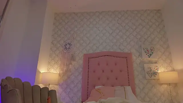 Živá chatovací místnost sarit_