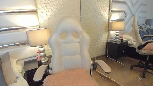 ห้องแชทสดของ KattyLilli