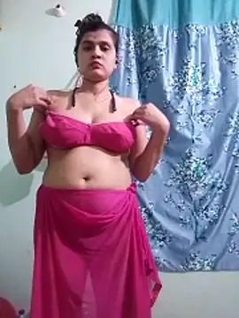Kiara-Sharma Adlı Modelin Canlı Sohbet Odas ı