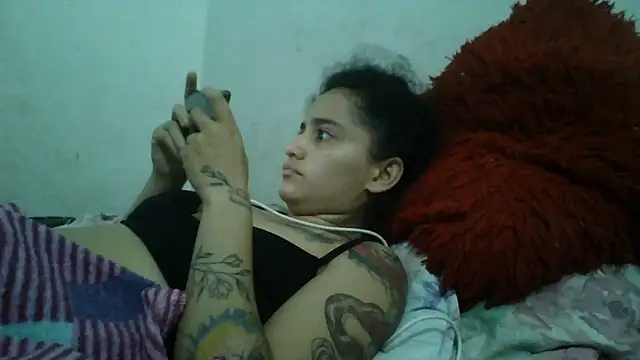 girl_tits Adlı Modelin Canlı Sohbet Odası