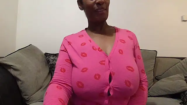 Chat ao vivo de ThatGilfNextDoor