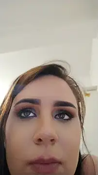 AdelinaJude 실시간 채팅방