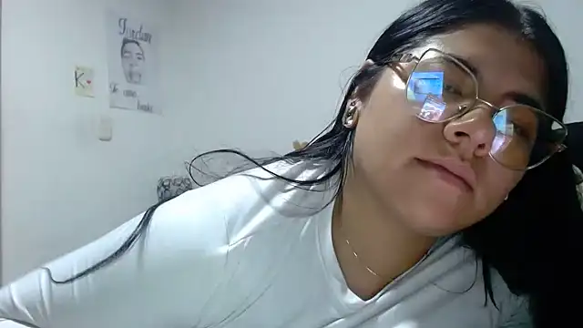 viccky_vick's Live Chat Room
