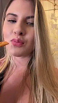 Sala de chat ao vivo de EmiilyAdams_