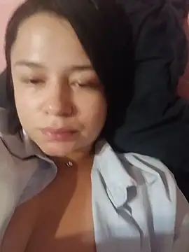 Lia_Roxx Adlı Modelin Canlı Sohbet Odası