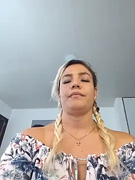 LuCKy_JoK Adlı Modelin Canlı Sohbet Odası