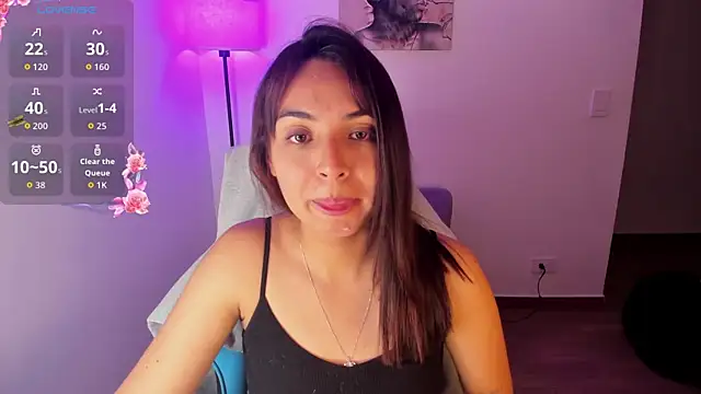 Nicole_Ss Adlı Modelin Canlı Sohbet Odası