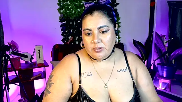 AndreaKinky's Live Chat Room