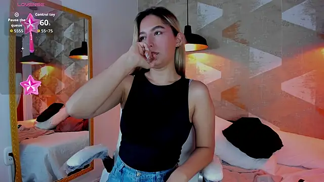 Sala de chat ao vivo de Alanaa_Cutee