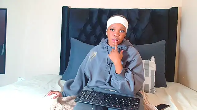 SweetieTinnyXx Live Chatraum