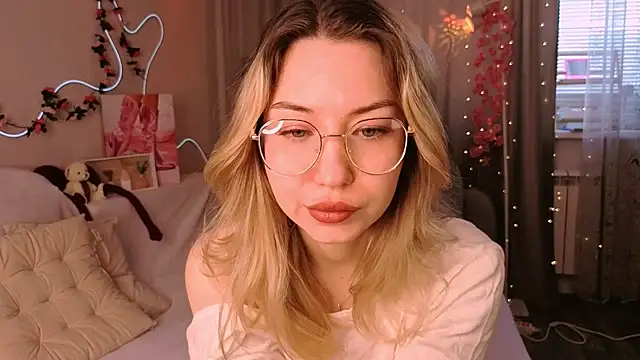 lusciousslily's Live Chat Room
