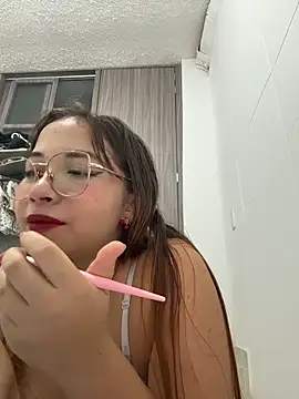 Pokój czatu na żywo – AliciaWhite_nt
