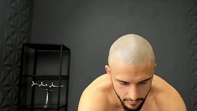 Živá chatovací místnost TroyWadee