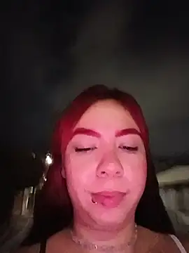חדר צ'אט בשידור חי של KathaDanger