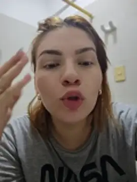alessia_dolce Adlı Modelin Canlı Sohbet Odası