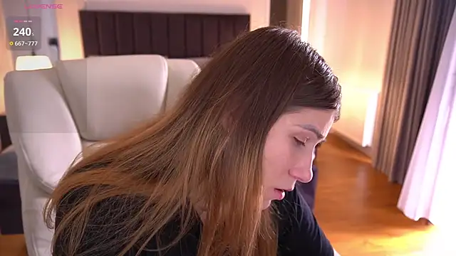 CassandraGood Adlı Modelin Canlı Sohbet Odası