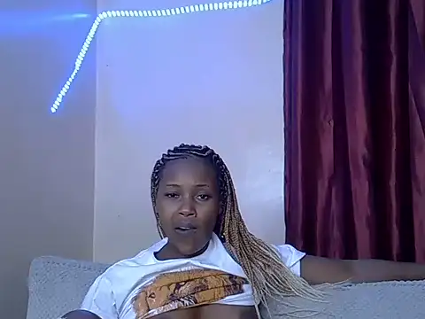 ebonyafriqueen1's Live Chat Room