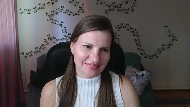 Mirabelle_Velvet's Live Chat Room