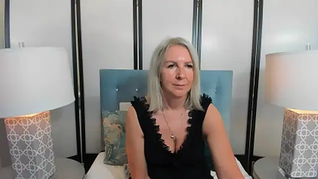 EricaTop's Live Chat Room