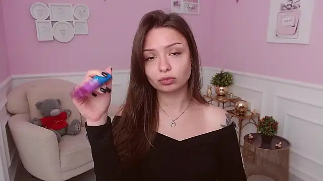 LucySkilar – live chatrum