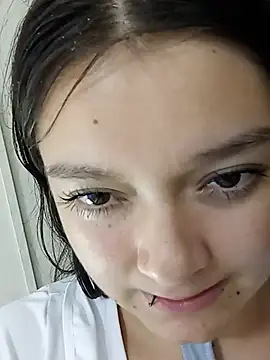 Nahomyrain Live Chatraum