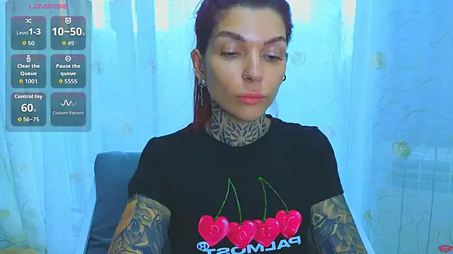 غرفة دردشة tattooedBabyy المباشرة