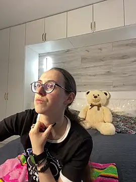 MartiniiSelenna's Live Chat Room