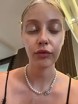 חדר צ'אט בשידור חי של onlyjolyn