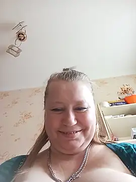 KiraStanton Live Chatraum