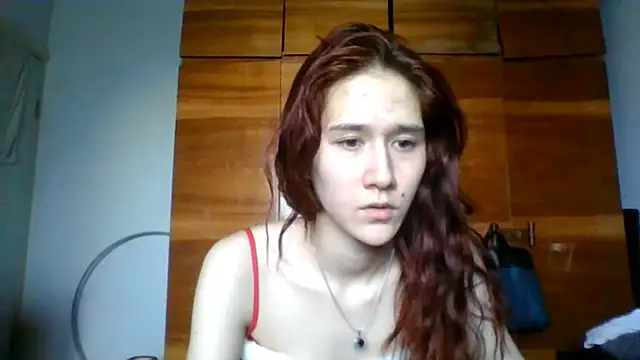 NickiKisinger Adlı Modelin Canlı Sohbet Odası