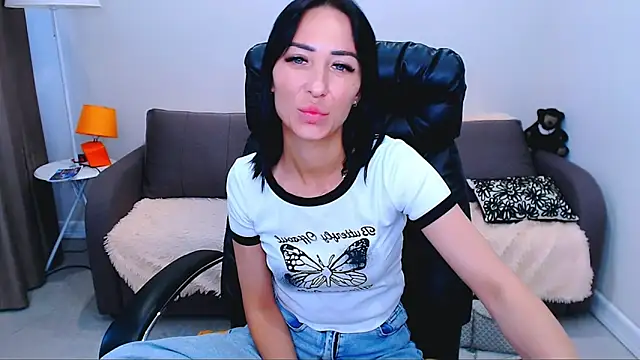 BURNING-BRUNETKA Cameră chat live