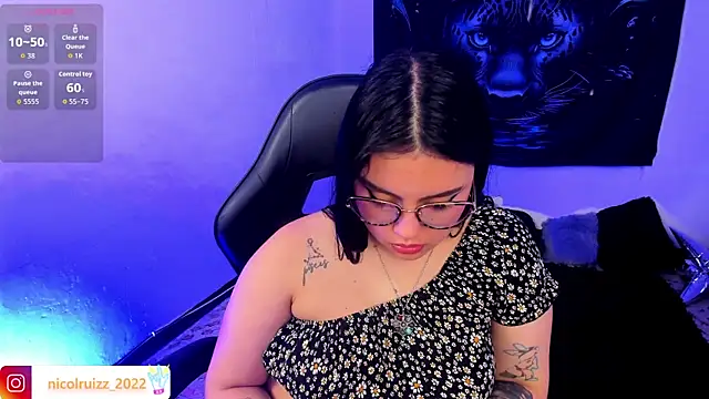 غرفة دردشة Nicolle_Ruizz المباشرة