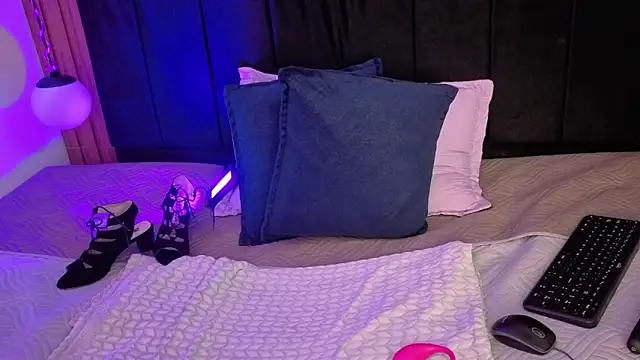 LiaMonroee_ Cameră chat live