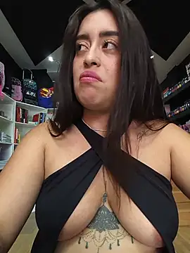 MissNyraSecret live-chat rom