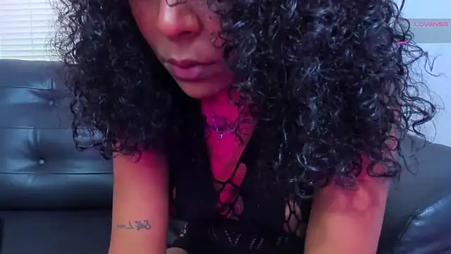 غرفة دردشة _EbonyGoddess المباشرة