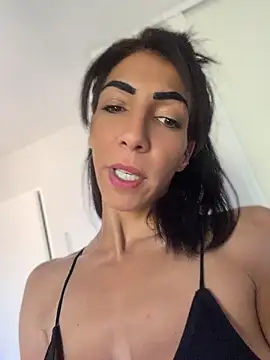Yasmiineen Live chat-huone