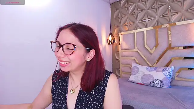 חדר צ'אט בשידור חי של stephaniesun_