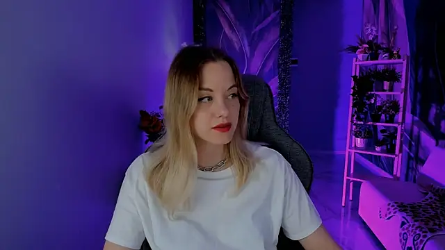 Živá chatovací místnost VireliaMoonfall