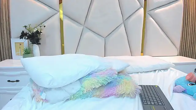 rebeca_brown_'s Live Chat Room