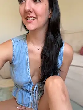 RealJuliette Adlı Modelin Canlı Sohbet Odası