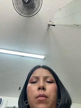 ISABELLA__LUNAのライブチャットルーム