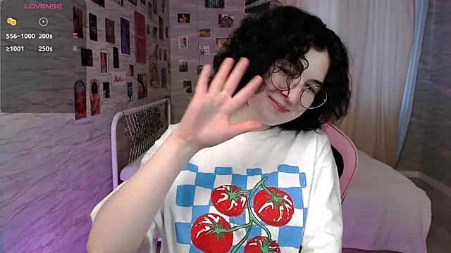 JackieApplePie's Live Chat Room