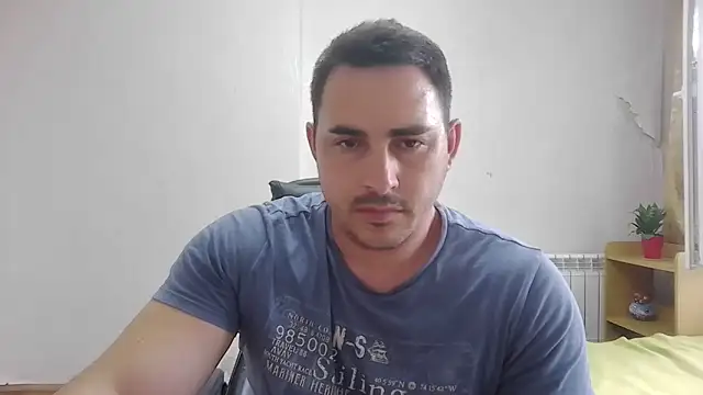 غرفة دردشة mastermute المباشرة