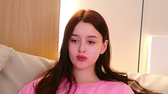 EvaSwen 即時聊天室