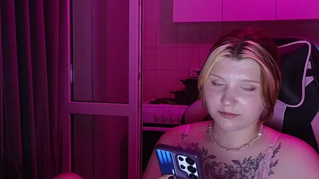 norinanakaluu Cameră chat live