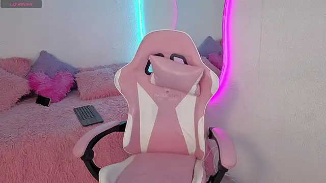 anisha_vela 现场聊天室