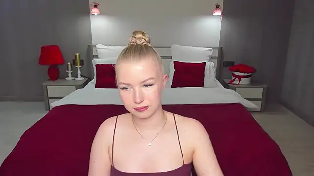 חדר צ'אט בשידור חי של shy__lady