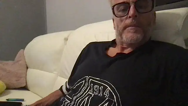Axl_hot – live chatrum